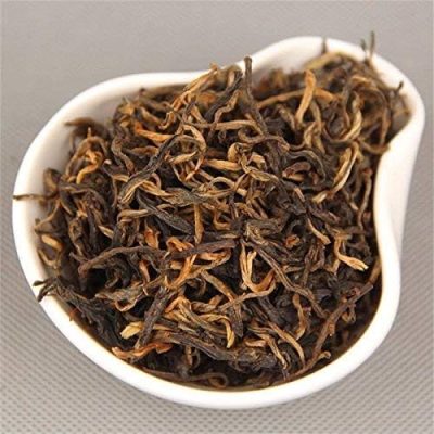 Chine Yunnan dian hong thé noir boîte rouge cadeaux chinois thé printemps feng qing saveur parfumée or branche de pin aiguille rouge thé